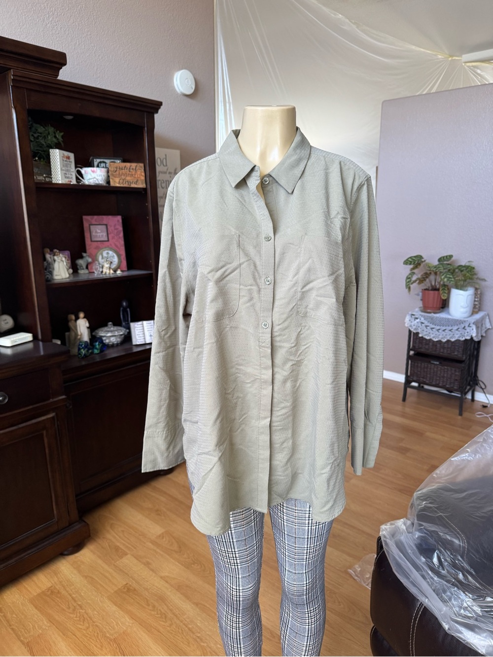 Chico's Light Olive Long-Sleeve Button Front Blouse-size XL